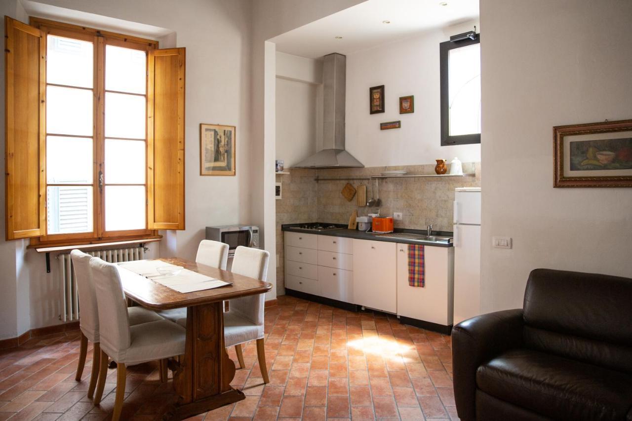Lovely One Bedroom Apartment Nearby Ponte Vecchio Florens Exteriör bild