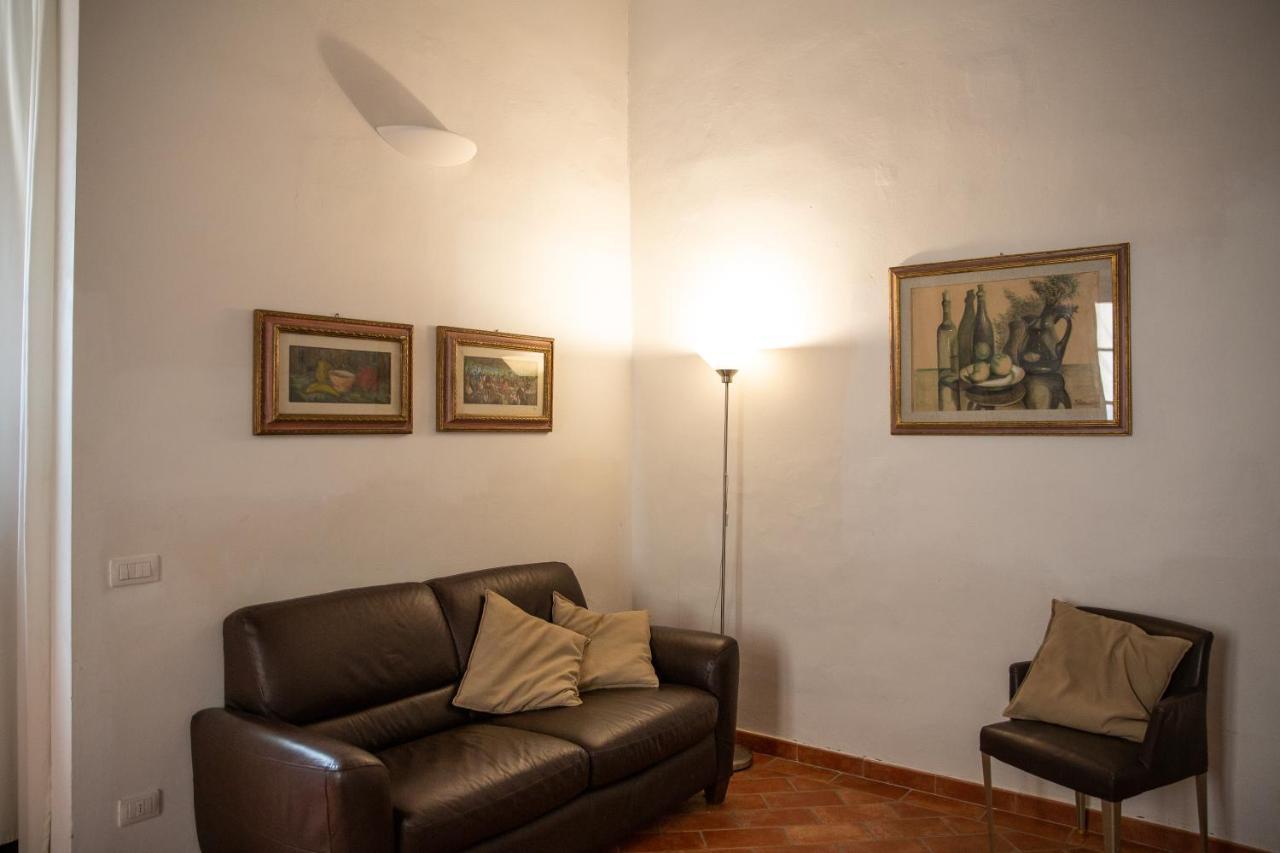 Lovely One Bedroom Apartment Nearby Ponte Vecchio Florens Exteriör bild