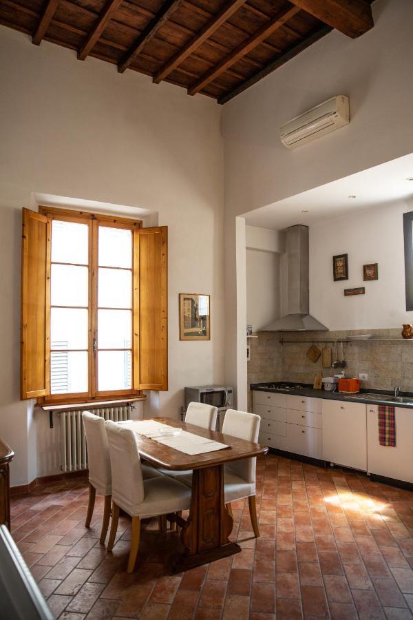 Lovely One Bedroom Apartment Nearby Ponte Vecchio Florens Exteriör bild